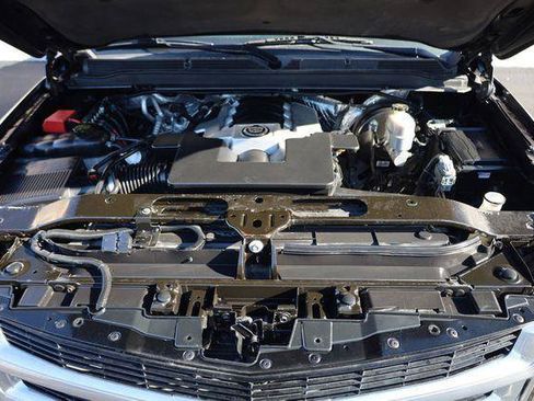 Used 2015 Cadillac Escalade Luxury AWD/4WD image 12