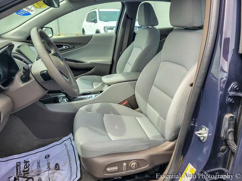 Used 2025 Chevrolet Malibu LT image 9