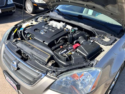 Used 2003 Nissan Altima 3.5 SE image 12