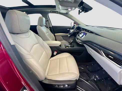 Used 2020 Cadillac XT4 Premium Luxury image 27