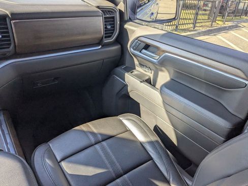 Used 2022 Chevrolet Silverado 1500 High Country w/ High Country Premium Package image 17