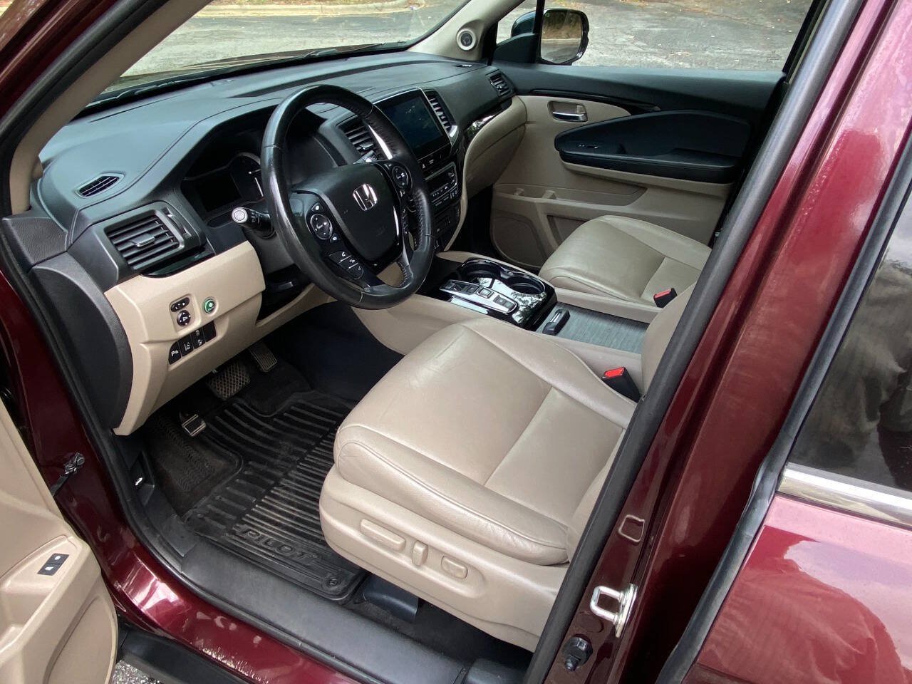Used 2016 Honda Pilot Touring image 12