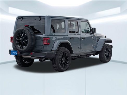 Used 2025 Jeep Wrangler Unlimited Sahara w/ Safety Group AWD/4WD image 6