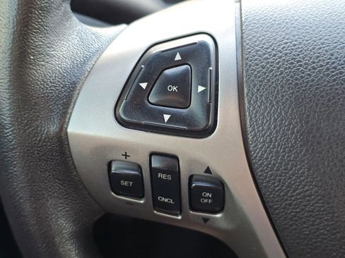 Used 2018 Ford Taurus SEL w/ Equipment Group 201A image 16