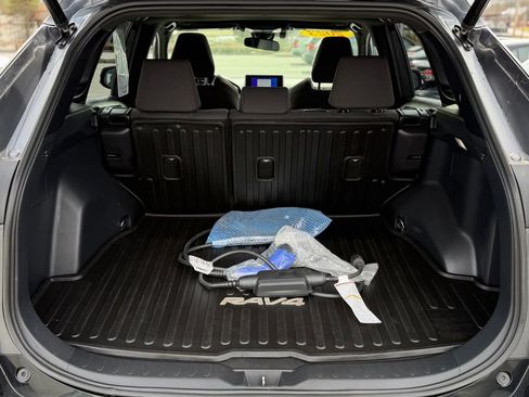 Used 2023 Toyota RAV4 SE w/ Weather & Moonroof Package image 5