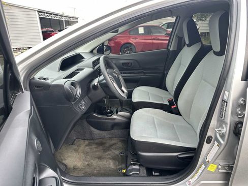 Used 2015 Toyota Prius C One FWD image 2