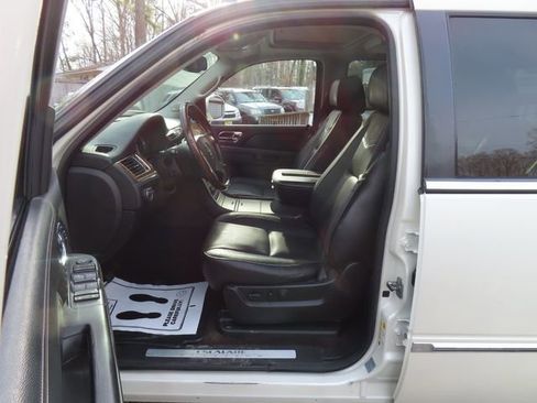Used 2012 Cadillac Escalade Platinum image 24