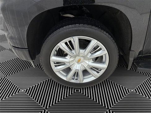 Used 2024 Chevrolet Silverado 1500 High Country w/ High Country Premium Package image 9