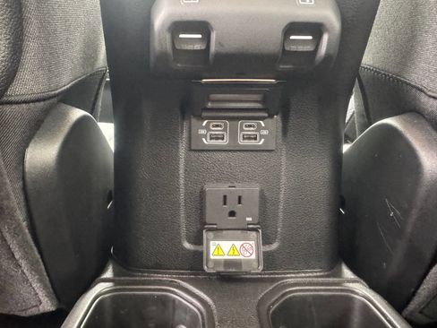Used 2026 Jeep Wrangler Unlimited Rubicon AWD/4WD image 26