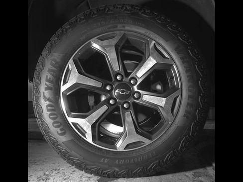 Used 2018 Chevrolet Tahoe 4WD w/ Skid Plate Package image 11