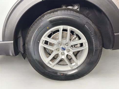 Used 2025 Ford Explorer Active AWD/4WD image 31