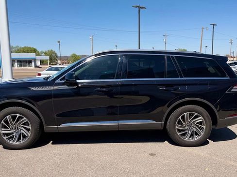 Used 2023 Lincoln Aviator AWD image 13