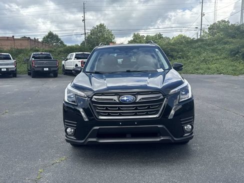 Used 2023 Subaru Forester Limited AWD/4WD image 2