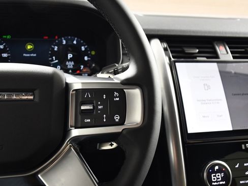 New 2026 Land Rover Discovery Limited Edition image 30