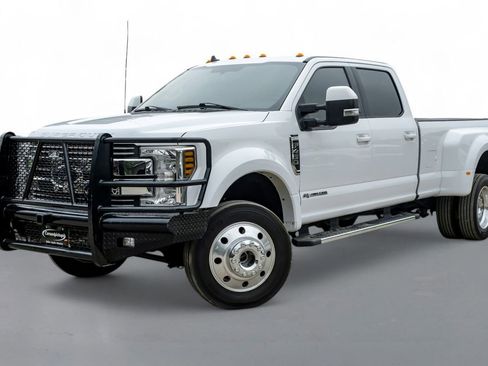 Used 2019 Ford F450 Lariat w/ Lariat Value Package AWD/4WD image 4