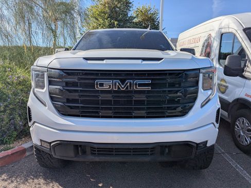 Used 2022 GMC Sierra 1500 Elevation w/ LPO, Elevation Black Package image 2