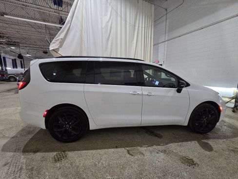 New 2026 Chrysler Pacifica Limited w/ S Appearance Package image 50