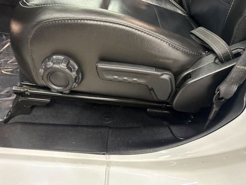 Used 2022 Jeep Wrangler Unlimited Sahara 4xe image 12