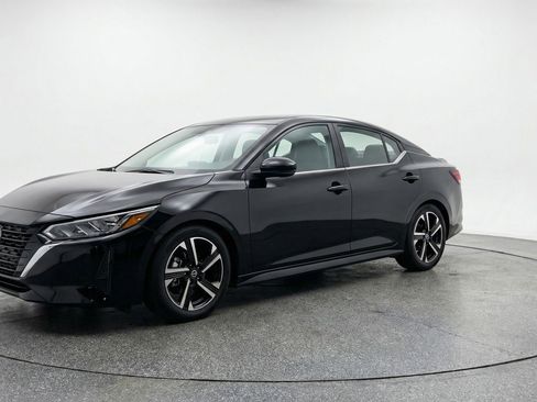 Used 2025 Nissan Sentra SV FWD image 3