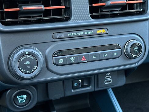 New 2025 Ford Maverick Lariat image 19