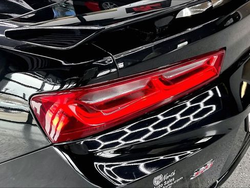 Used 2018 Chevrolet Camaro SS RWD image 23