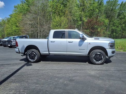 Used 2026 RAM 2500 Laramie AWD/4WD image 8