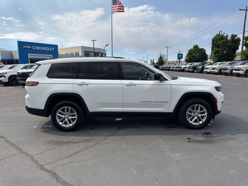 Used 2023 Jeep Grand Cherokee L Laredo AWD/4WD image 8