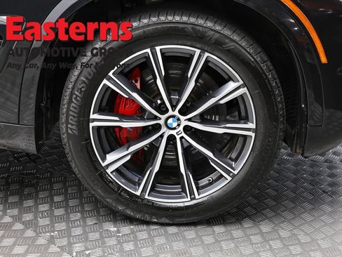 Used 2025 BMW X5 xDrive40i w/ M Sport Package AWD/4WD image 32