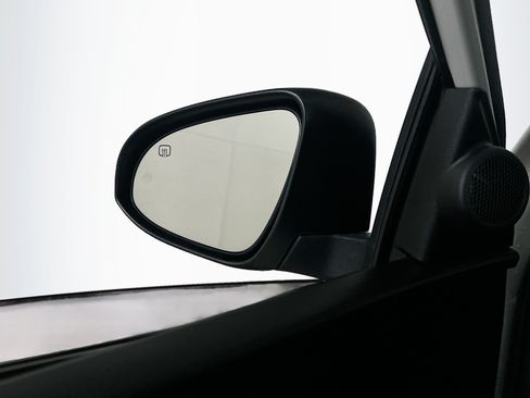 Used 2017 Toyota Corolla LE FWD image 16
