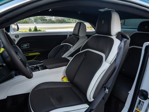 Used 2025 Rolls-Royce Spectre w/ Leather Finishing Pack AWD/4WD image 8