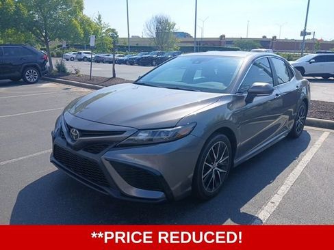 Used 2024 Toyota Camry SE w/ Convenience Package FWD image 2
