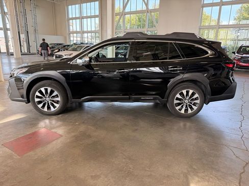 Used 2023 Subaru Outback Touring XT AWD/4WD image 6