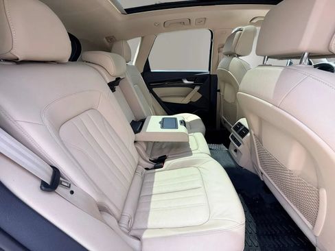 Used 2019 Audi Q5 2.0T Premium w/ Convenience Package AWD/4WD image 15