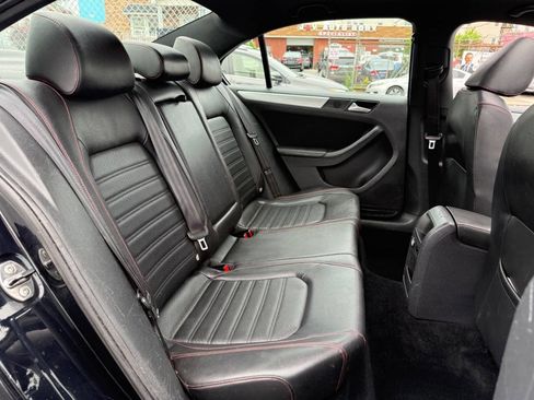 Used 2013 Volkswagen Jetta GLI Autobahn FWD image 12