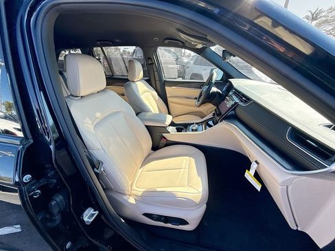 New 2024 Jeep Grand Cherokee Limited AWD/4WD image 31