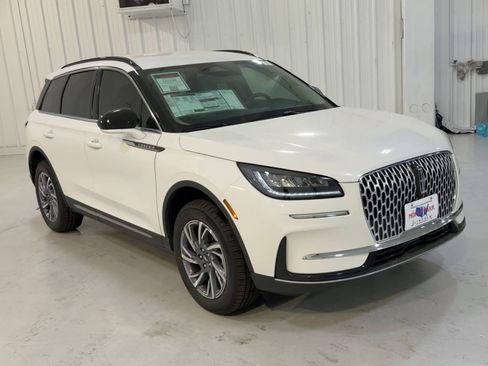 New 2026 Lincoln Corsair Premiere image 3