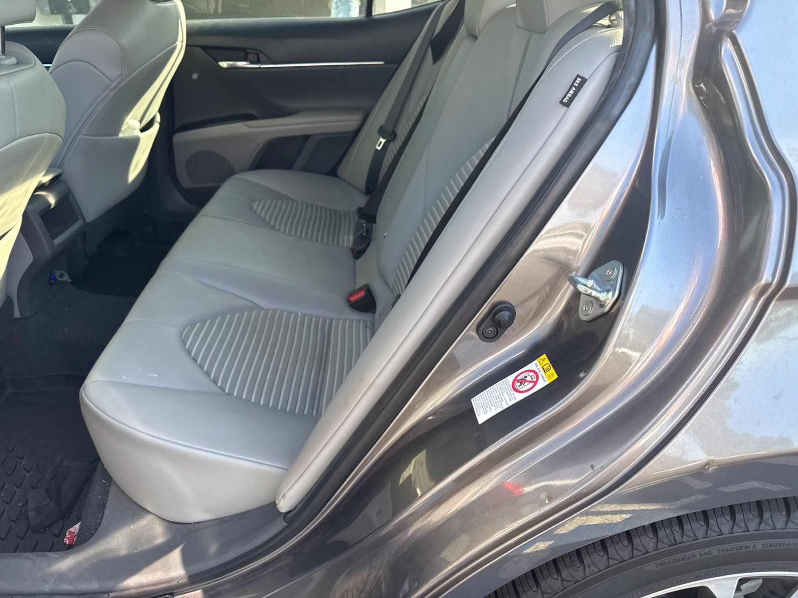 Used 2018 Toyota Camry SE FWD image 10