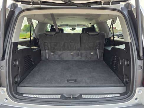 Used 2018 Chevrolet Suburban LT AWD/4WD image 14