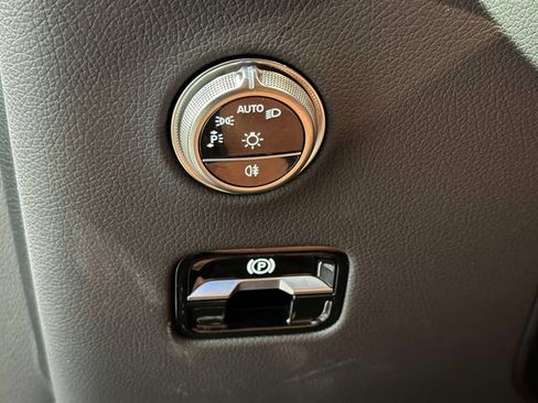 Used 2026 Mercedes-Benz GLC 300 4MATIC image 22