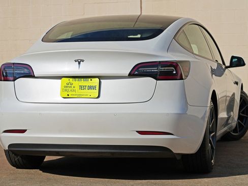 Used 2021 Tesla Model 3 Standard Range Plus RWD image 4