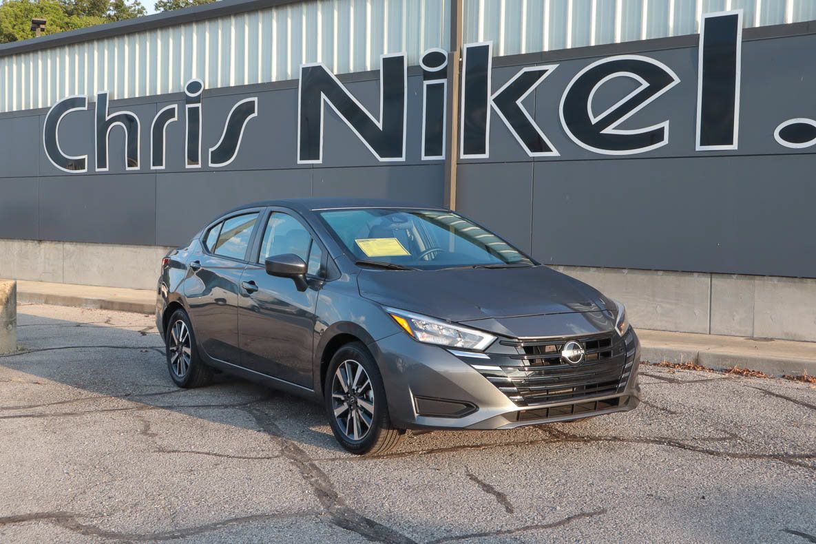 Used 2025 Nissan Versa SV FWD image 1