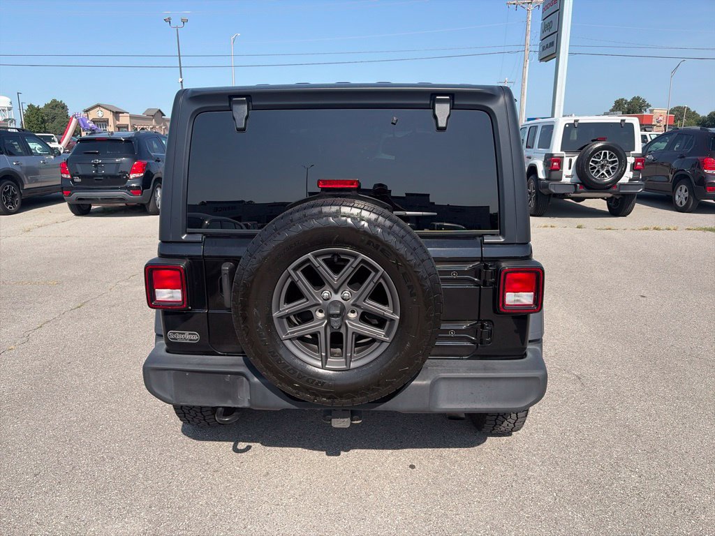 Used 2024 Jeep Wrangler Unlimited Sport AWD/4WD image 5