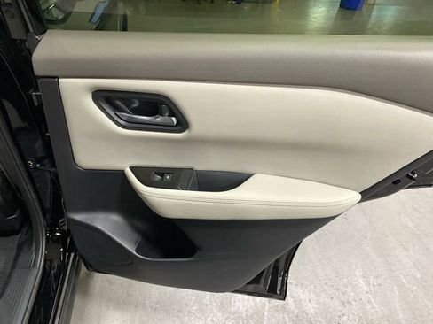 Certified 2025 Nissan Rogue SV AWD/4WD image 21
