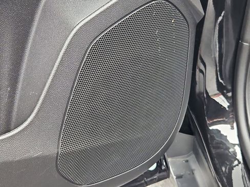 Certified 2025 Chevrolet Trax LT w/ LT Convenience Package image 12