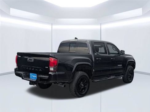 Used 2022 Toyota Tacoma SR5 w/ Technology Package RWD image 6