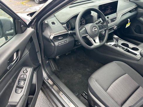 New 2026 Nissan Altima 2.5 SV FWD image 6