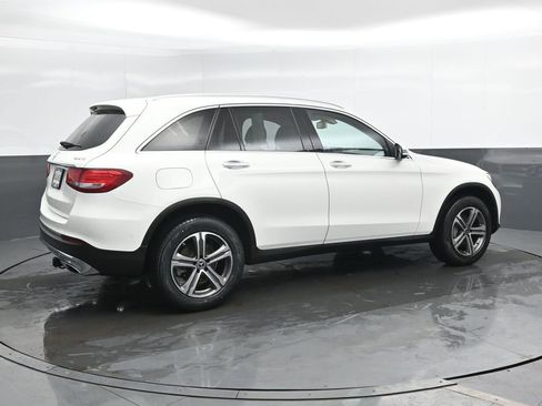 Used 2019 Mercedes-Benz GLC 300 4MATIC image 2