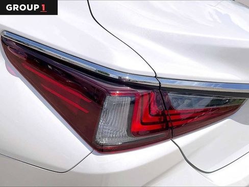 Used 2025 Lexus ES 350 w/ Premium Package FWD image 26