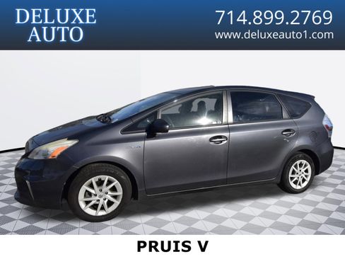 Used 2014 Toyota Prius V Three image 1