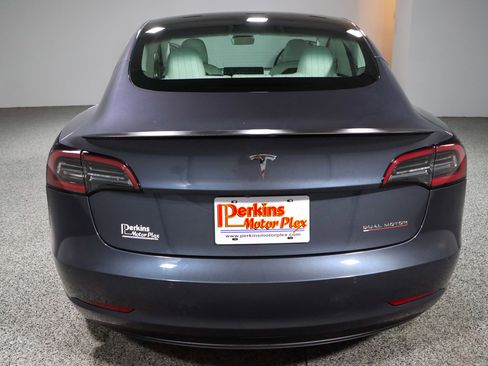 Used 2020 Tesla Model 3 Performance image 8